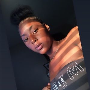 Meet your Posher, Syera